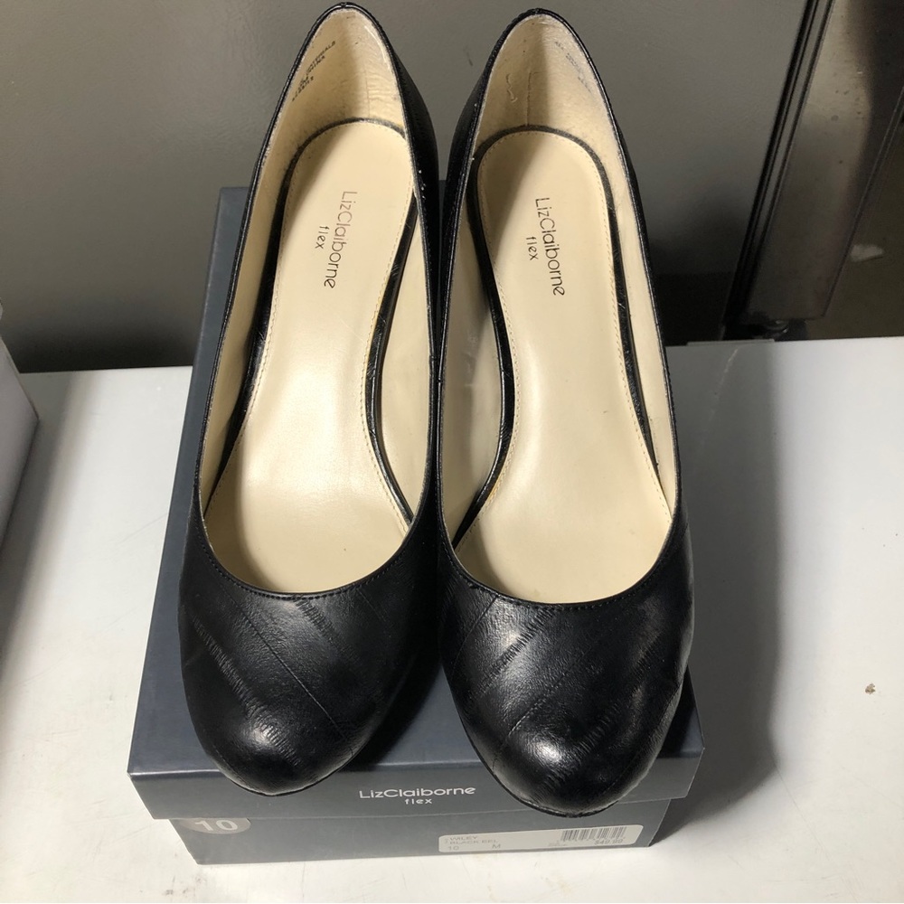 Liz Claiborne Black Flex Dress Shoe Size 10.